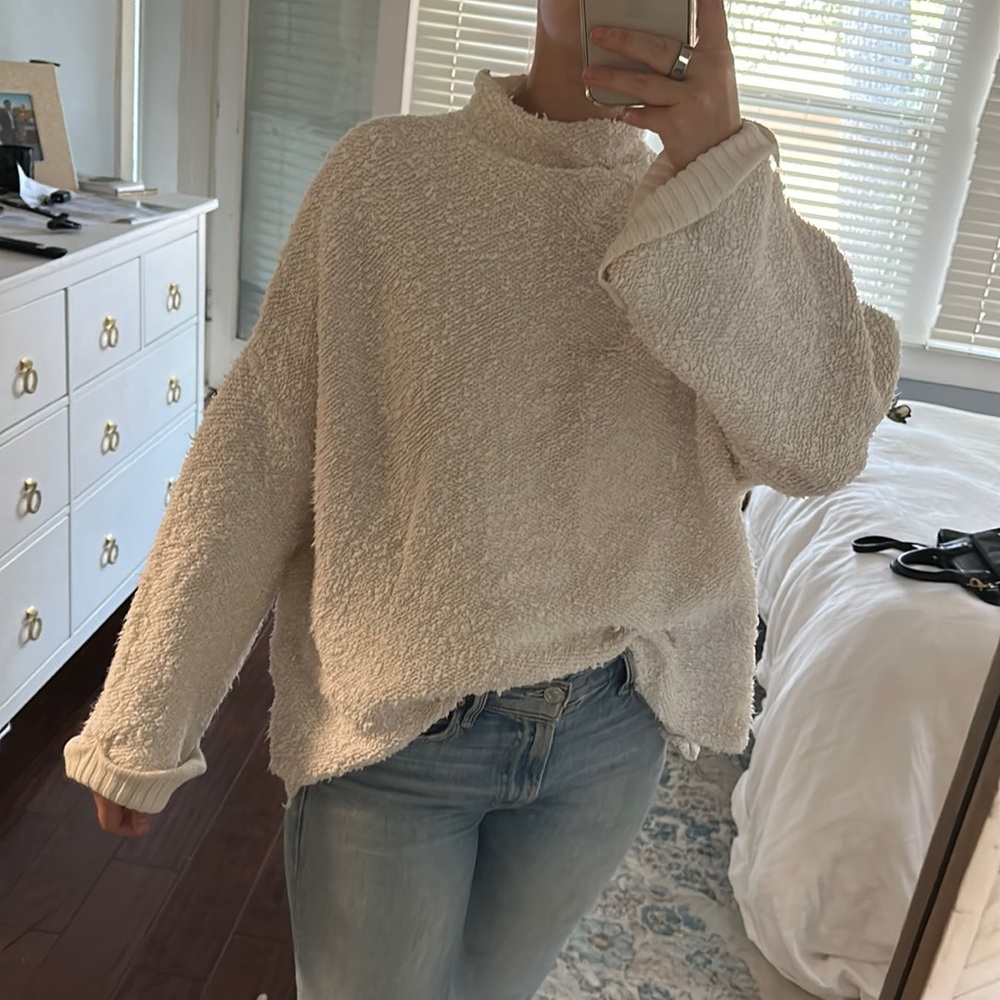 XS Free People Oversized Cream Boucle Sweater